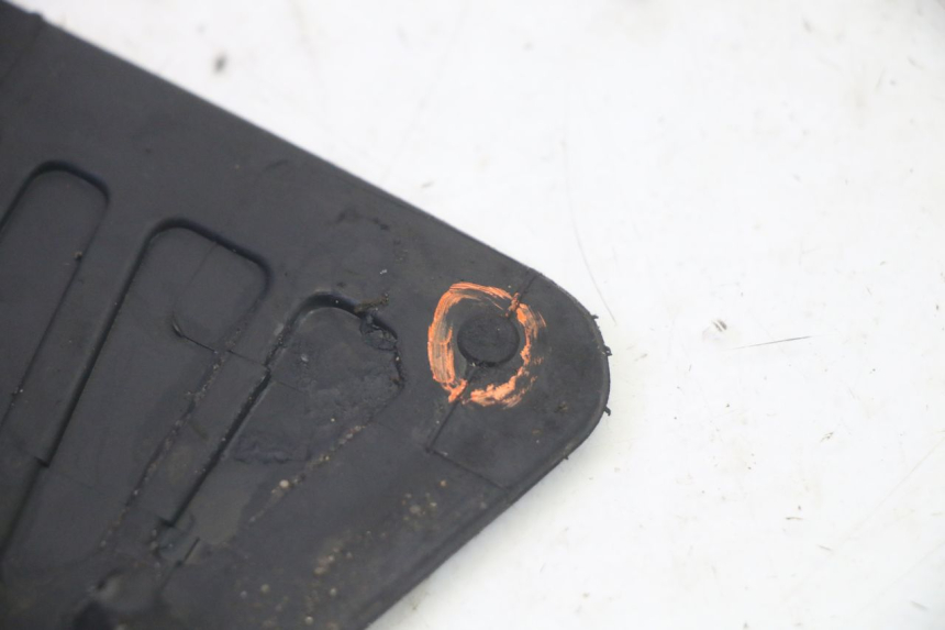 photo de MATA PODNÓŻKA PIAGGIO MP3 HPE 350 (2018 - 2020) - Punkty mocowania