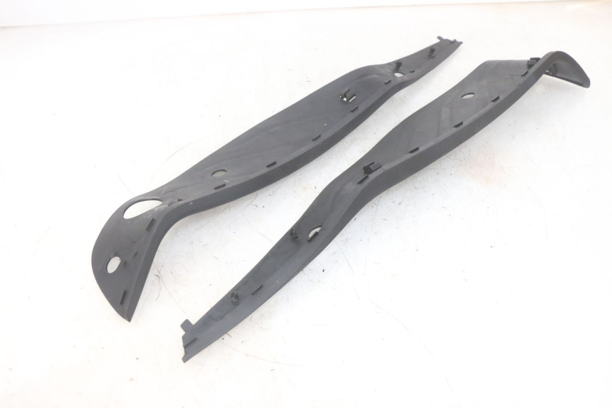 photo de MATA PODNÓŻKA PIAGGIO MP3 HPE 300 (2019 - 2026) - Szczegół części