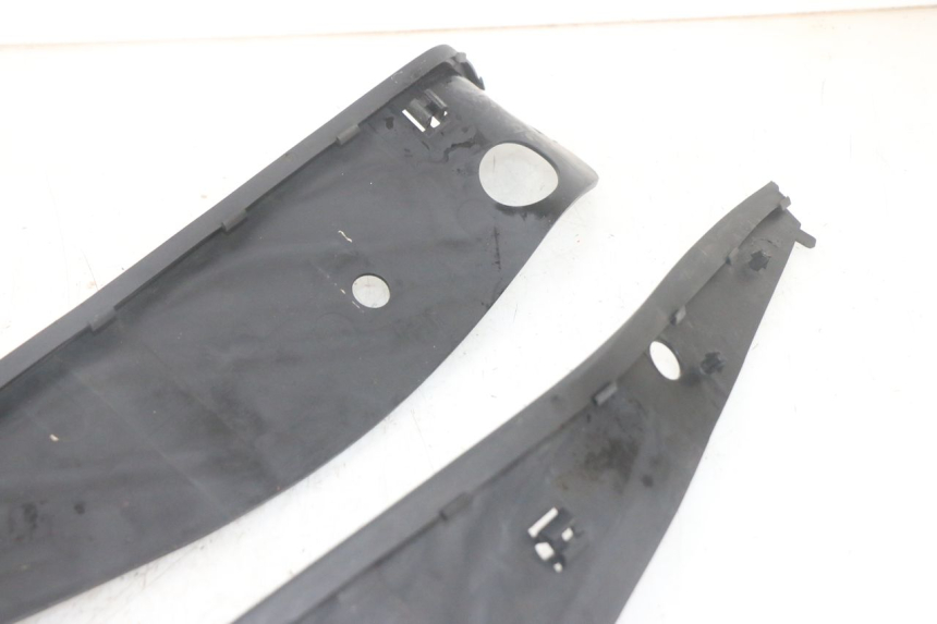 photo de MATA PODNÓŻKA PIAGGIO MP3 HPE 300 (2019 - 2026) - Zoom stanu zużycia