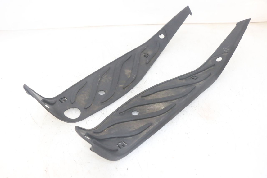 photo de MATA PODNÓŻKA PIAGGIO MP3 HPE 300 (2019 - 2026) - Stan powierzchni