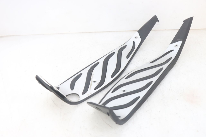 photo de MATA PODNÓŻKA PIAGGIO MP3 HPE 300 (2019 - 2026) - Część sprawdzona