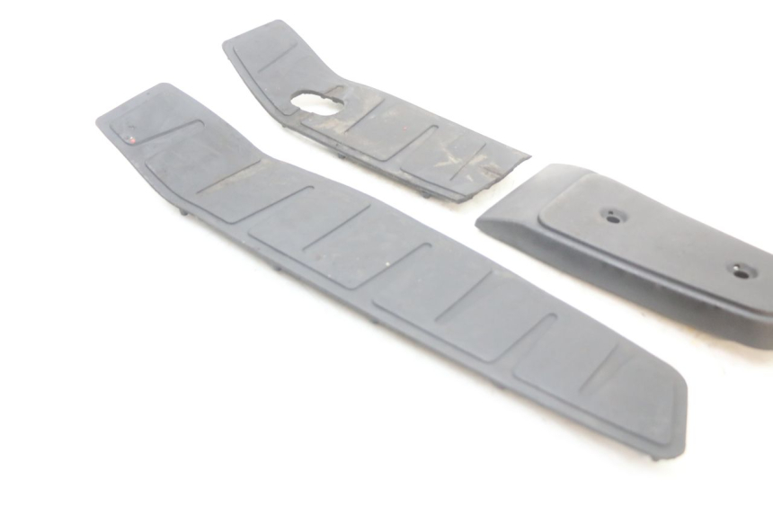 photo de MATA PODNÓŻKA PIAGGIO MP3 LT 400 (2007 - 2012) - Inny kąt widzenia