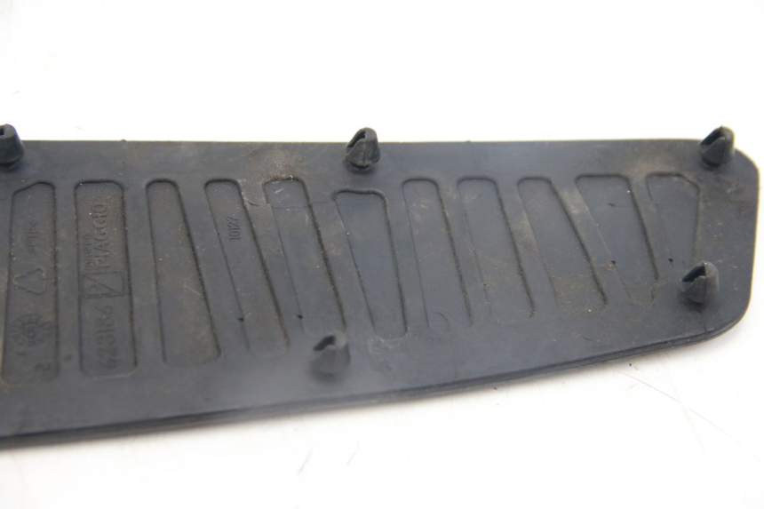 photo de MATA PODNÓŻKA PIAGGIO MP3 125 (2006 - 2014) - Inny kąt widzenia