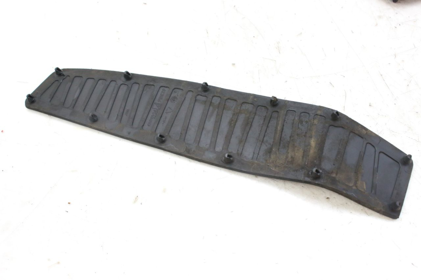 photo de MATA PODNÓŻKA PIAGGIO MP3 RL 250 (2006 - 2010) - Zbliżenie techniczne