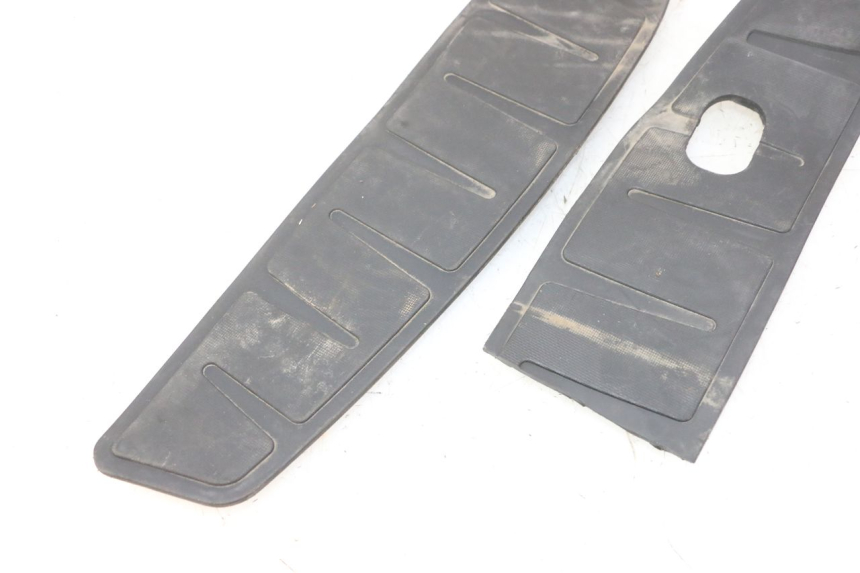 photo de MATA PODNÓŻKA PIAGGIO MP3 RL 250 (2006 - 2010) - Zoom stanu zużycia