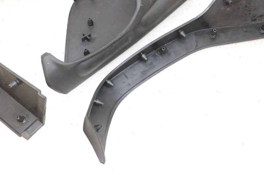 photo de MATA PODNÓŻKA YAMAHA NEO'S CORE 1 (2022 - 2026) - Alternatywny kąt