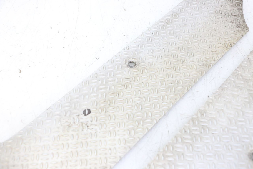 photo de MATA PODNÓŻKA PIAGGIO NRG POWER PUREJET 50 (2018 - 2021) - Stan powierzchni