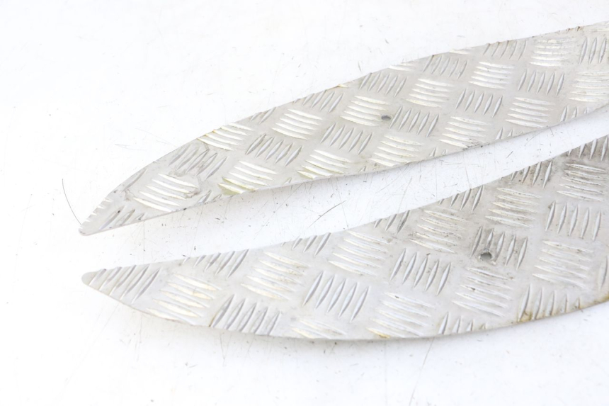 photo de MATA PODNÓŻKA PEUGEOT ELYSTAR 50 (2002 - 2014) - Inny kąt widzenia