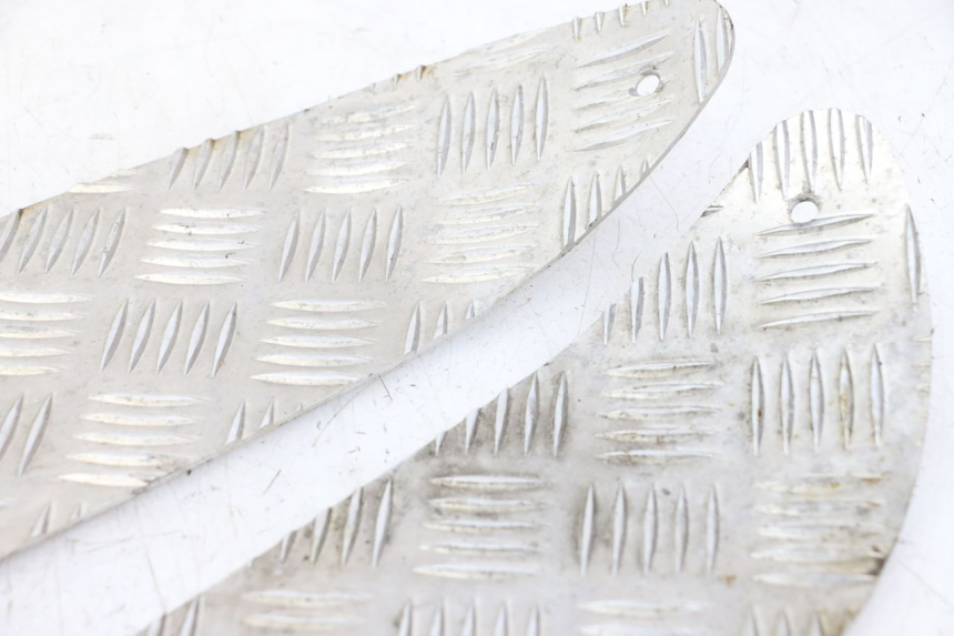 photo de MATA PODNÓŻKA PEUGEOT ELYSTAR 50 (2002 - 2014) - Zbliżenie techniczne