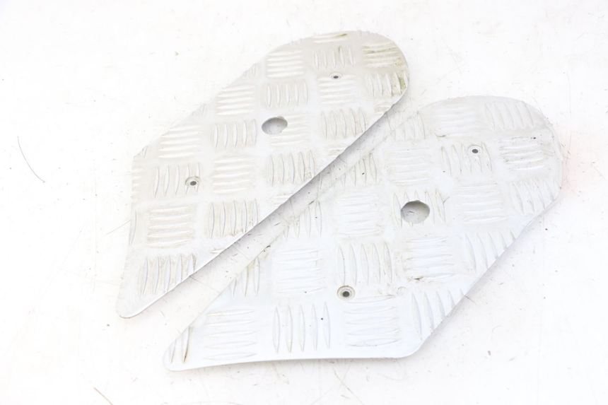 photo de MATA PODNÓŻKA PEUGEOT KISBEE 4T 50 (2018 - 2022) - Widok główny