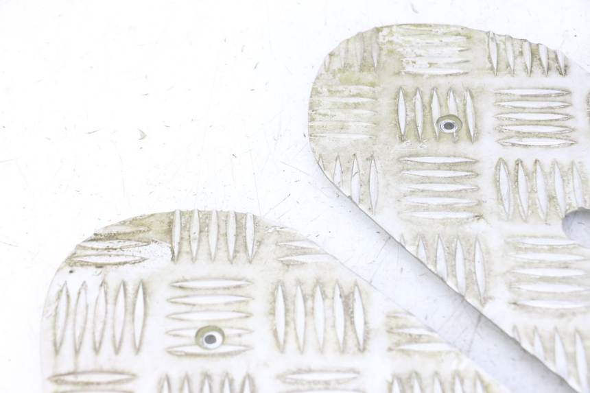 photo de MATA PODNÓŻKA PEUGEOT KISBEE 4T 50 (2018 - 2022) - Inny kąt widzenia