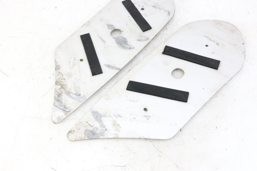 photo de MATA PODNÓŻKA PEUGEOT KISBEE 4T 50 (2018 - 2022) - Szczegół części