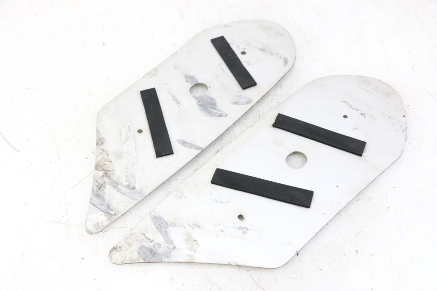 photo de MATA PODNÓŻKA PEUGEOT KISBEE 4T 50 (2018 - 2022) - Inny kąt widzenia