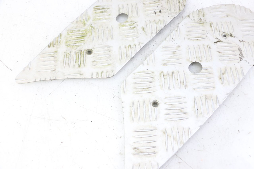 photo de MATA PODNÓŻKA PEUGEOT KISBEE 4T 50 (2018 - 2022) - Zbliżenie techniczne