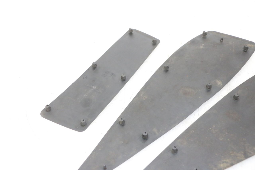 photo de MATA PODNÓŻKA PEUGEOT SATELIS 125 (2013 - 2018) - Zoom stanu zużycia