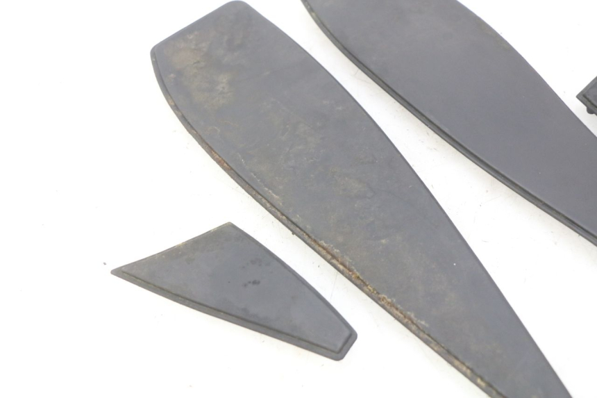 photo de MATA PODNÓŻKA PEUGEOT SATELIS COMPRESSOR K15 125 (2006 - 2009) - Zoom stanu zużycia