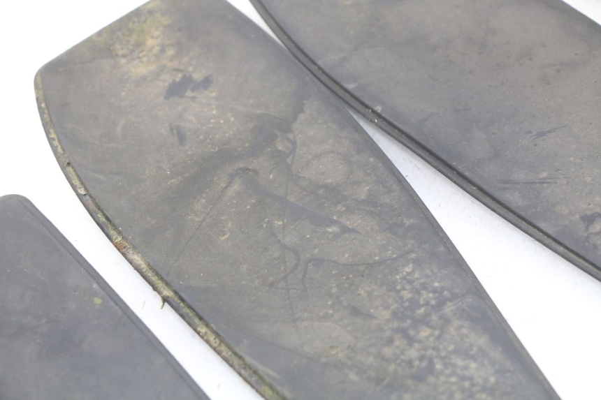 photo de MATA PODNÓŻKA PEUGEOT SATELIS 300 (2012 - 2015) - Inny kąt widzenia