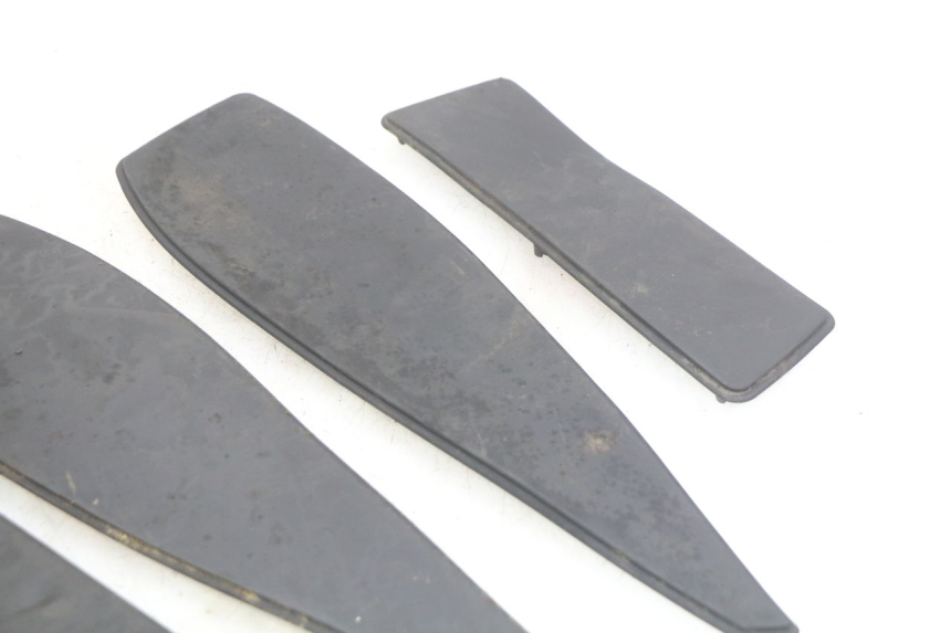 photo de MATA PODNÓŻKA PEUGEOT SATELIS 125 (2010 - 2012) - Inny kąt widzenia