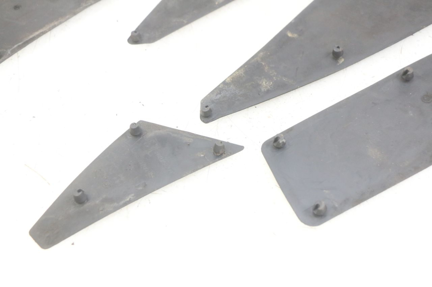 photo de MATA PODNÓŻKA PEUGEOT SATELIS 125 (2006 - 2009) - Inny kąt widzenia