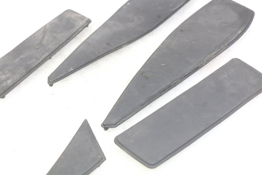 photo de MATA PODNÓŻKA PEUGEOT SATELIS 125 (2006 - 2009) - Punkty mocowania