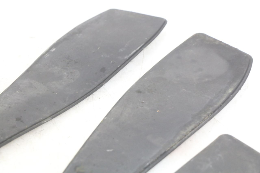 photo de MATA PODNÓŻKA PEUGEOT SATELIS 125 (2006 - 2009) - Stan powierzchni