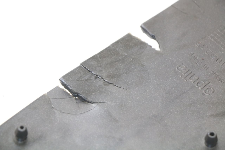 photo de MATA PODNÓŻKA APRILIA SCARABEO GT 125 (1999 - 2007) - Szczegół części