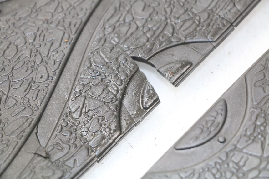 photo de MATA PODNÓŻKA APRILIA SCARABEO GT 125 (1999 - 2007) - Inny kąt widzenia