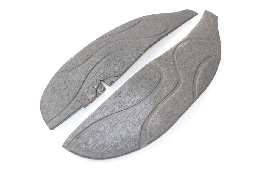 photo de MATA PODNÓŻKA APRILIA SCARABEO GT 125 (1999 - 2007) - Zbliżenie techniczne