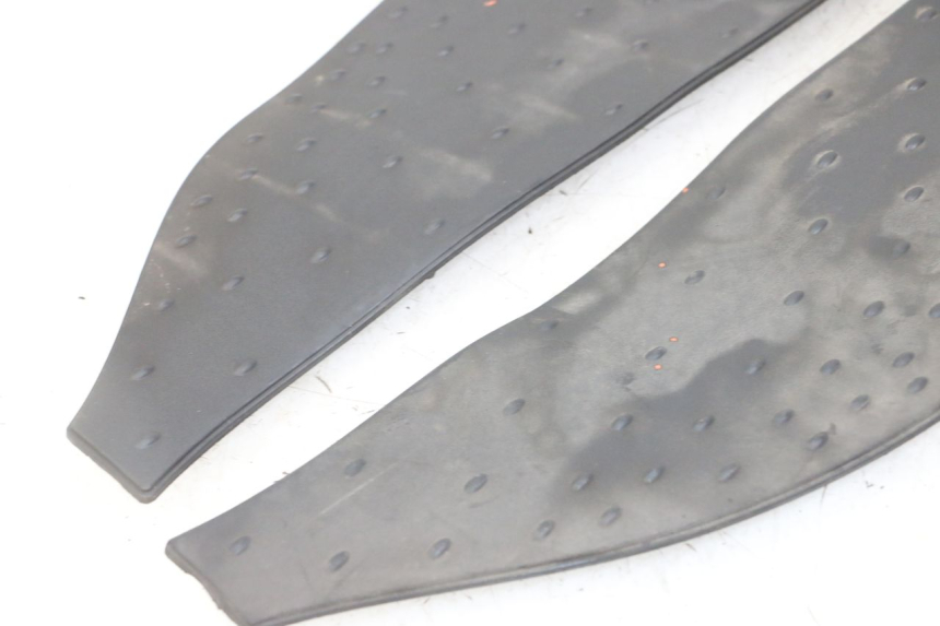 photo de MATA PODNÓŻKA APRILIA SCARABEO GT TOURING 125 (1999 - 2005) - Zoom stanu zużycia