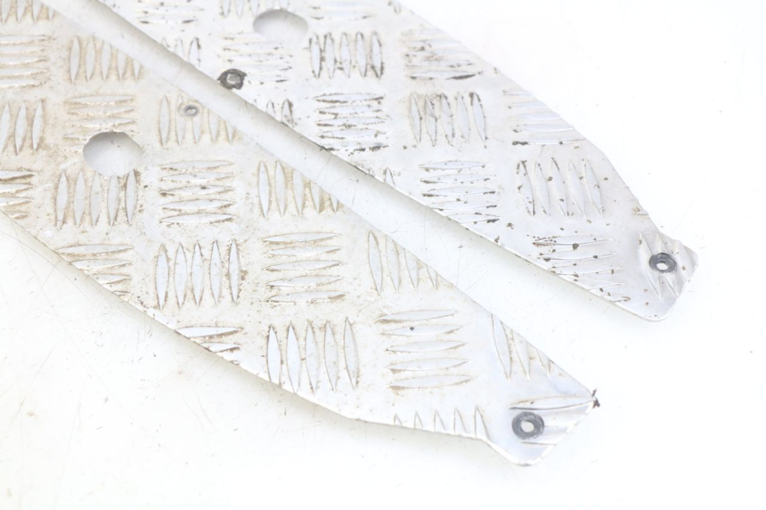 photo de MATA PODNÓŻKA PEUGEOT SPEEDFIGHT 3 AIR 50 (2009 - 2015) - Inny kąt widzenia