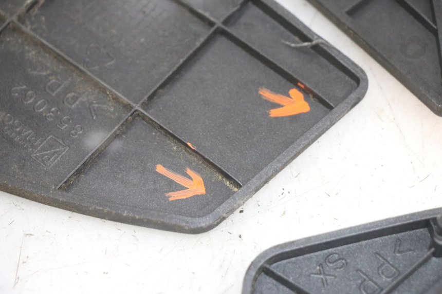 photo de MATA PODNÓŻKA APRILIA SR 2T 50 (2012 - 2017) - Szczegół części