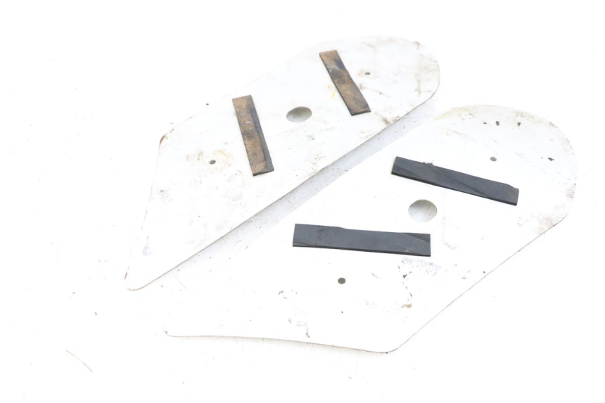 photo de MATA PODNÓŻKA PEUGEOT STREETZONE 2T 50 (2014 - 2019) - Szczegół części