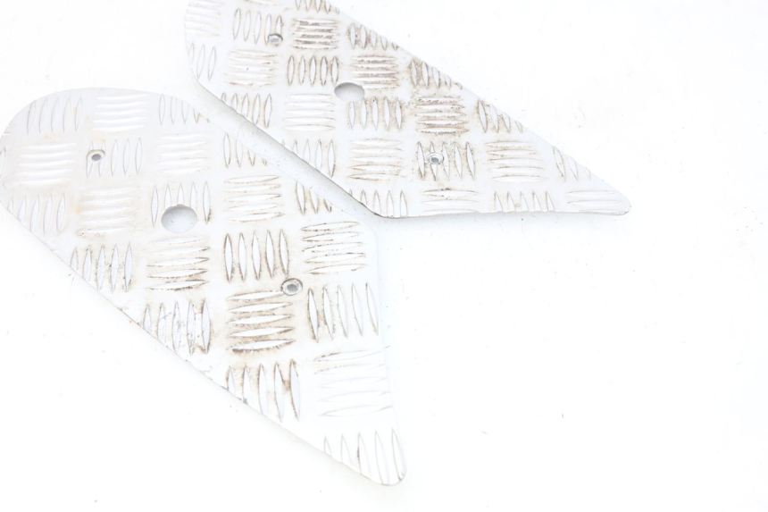 photo de MATA PODNÓŻKA PEUGEOT STREETZONE 4T 50 (2018 - 2023) - Zoom stanu zużycia