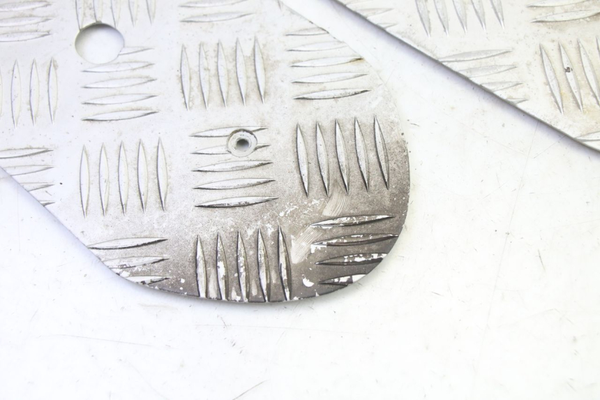 photo de MATA PODNÓŻKA PEUGEOT STREETZONE I 2T 50 (2018 - 2020) - Szczegół części