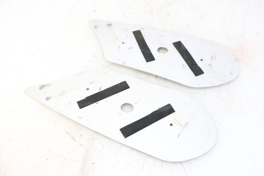 photo de MATA PODNÓŻKA PEUGEOT STREETZONE I NAKED 2T 50 (2018 - 2020) - Szczegół części