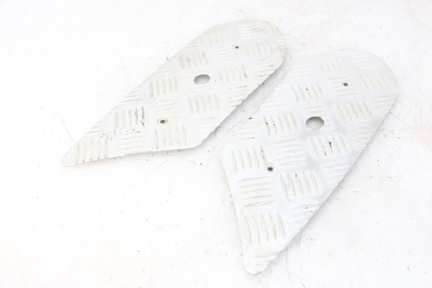 photo de MATA PODNÓŻKA PEUGEOT STREETZONE I NAKED 2T 50 (2018 - 2020) - Zoom stanu zużycia