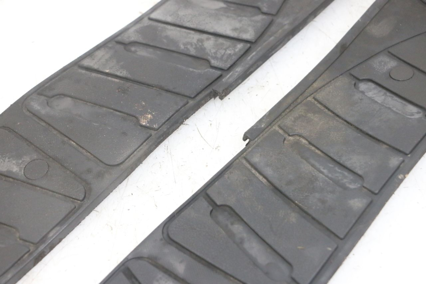 photo de MATA PODNÓŻKA PIAGGIO SUPER LX 125 (2000 - 2003) - Punkty mocowania