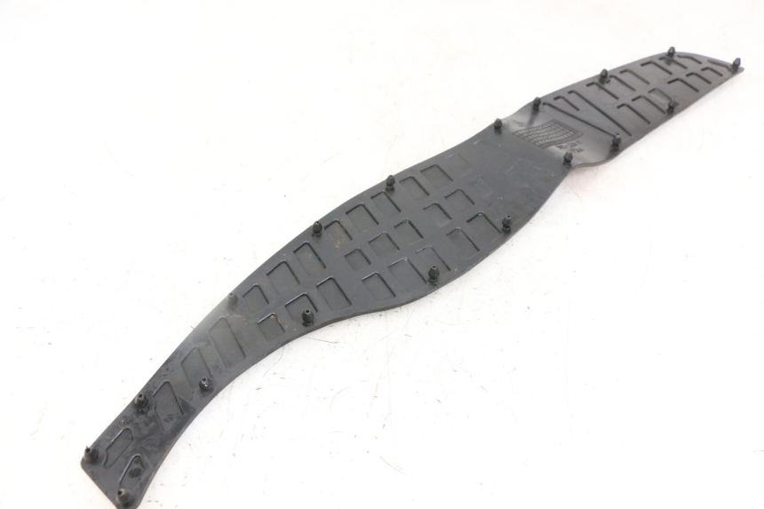 photo de MATA PODNÓŻKA SUZUKI BURGMAN 125 (2018 - 2021) - Zoom stanu zużycia