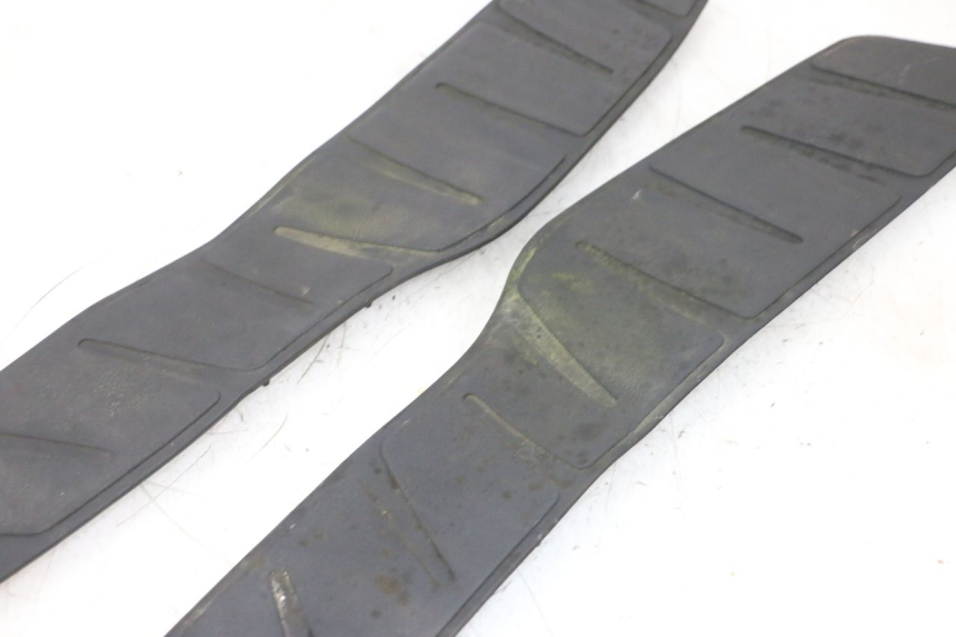 photo de MATA PODNÓŻKA PIAGGIO X8 125 (2004 - 2007) - Stan powierzchni