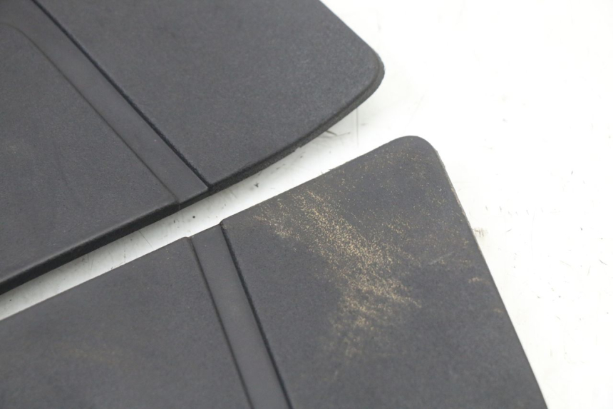 photo de MATA PODNÓŻKA YAMAHA YP T-MAX TMAX 530 (2017 - 2020) - Zoom stanu zużycia