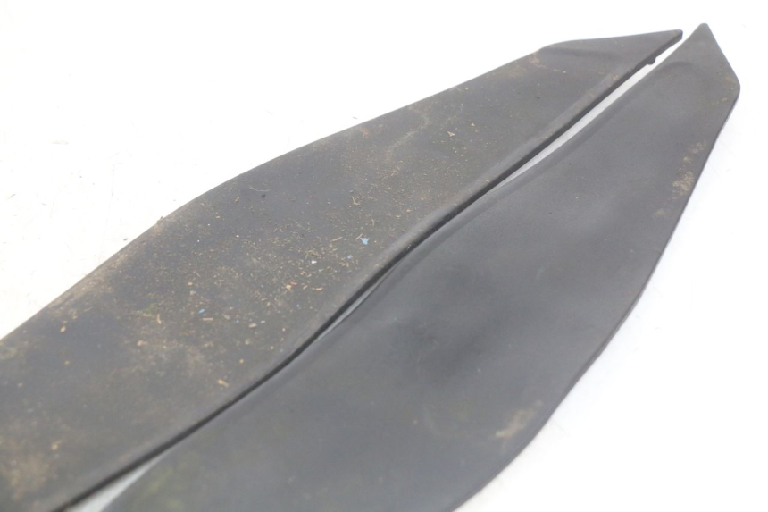 photo de MATA PODNÓŻKA YAMAHA YP MAJESTY 400 (2004 - 2008) - Zoom stanu zużycia