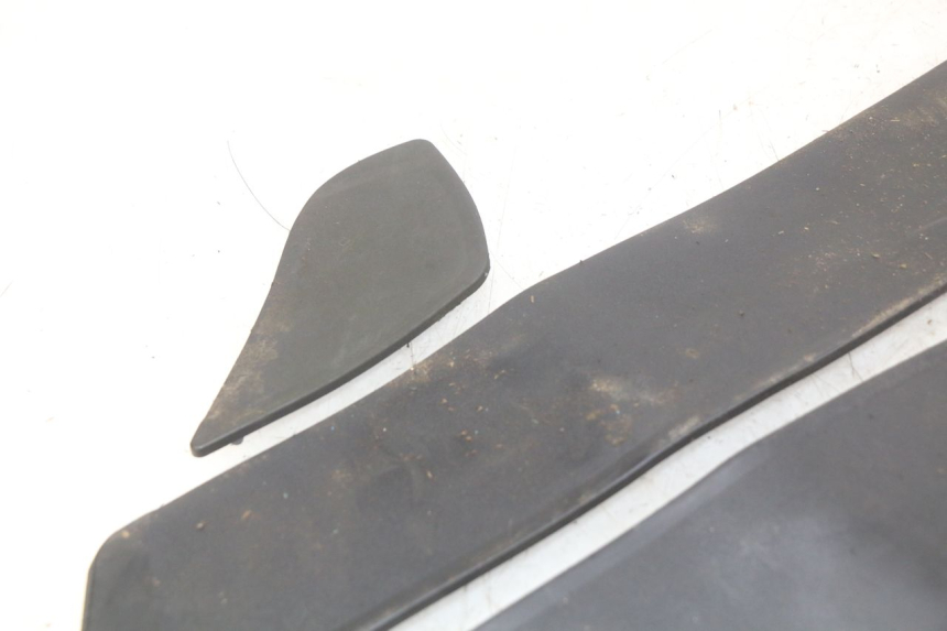 photo de MATA PODNÓŻKA YAMAHA YP MAJESTY 400 (2004 - 2008) - Inny kąt widzenia