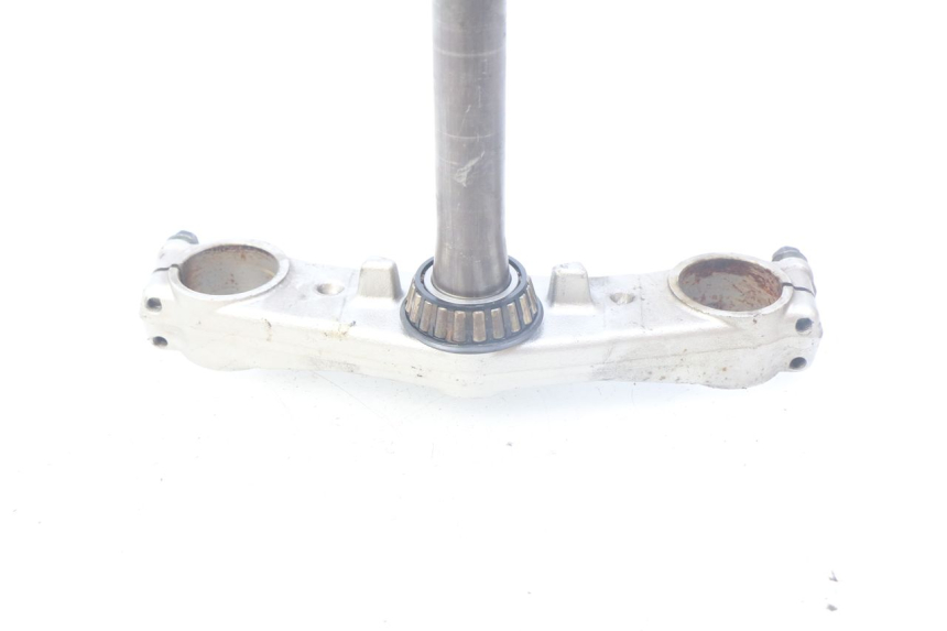 photo de DOLNY TRÓJKĄT WIDEŁEK SUZUKI GSF S BANDIT 600 (2000 - 2004) - Szczegół części