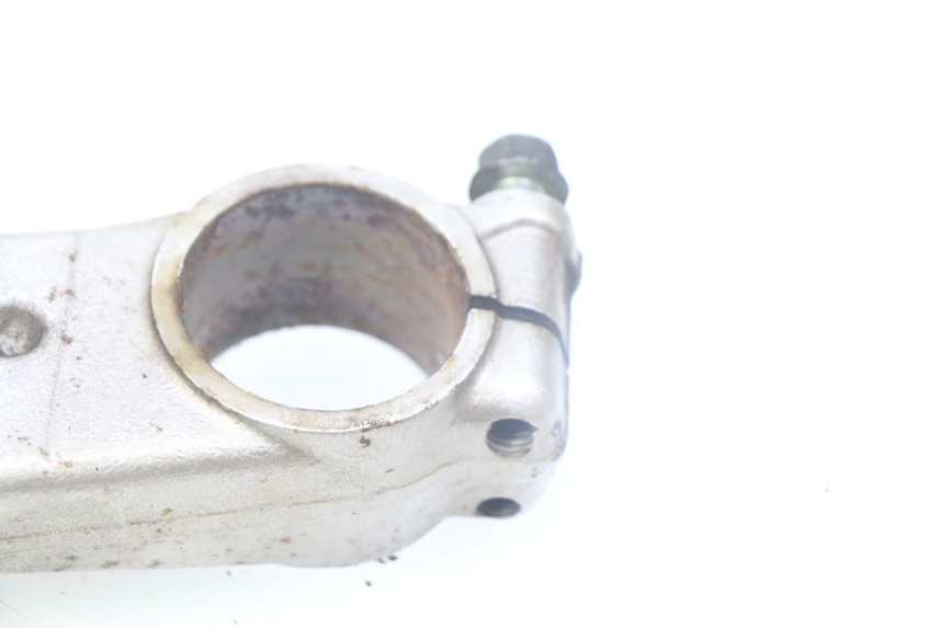 photo de DOLNY TRÓJKĄT WIDEŁEK SUZUKI GSF S BANDIT 600 (2000 - 2004) - Zbliżenie techniczne