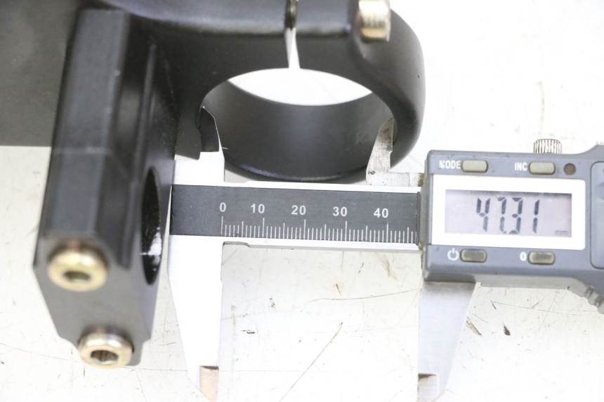 photo de TRÓJNIK WIDEŁEK APOLLO RFZ 125 - Inny kąt widzenia