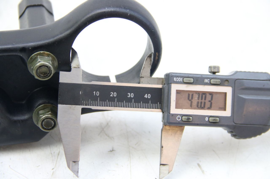 photo de Górna obejma widelca ORION AGB37 CRF1 DIRT BIKE 125 (2013 - 2021) - Zbliżenie techniczne