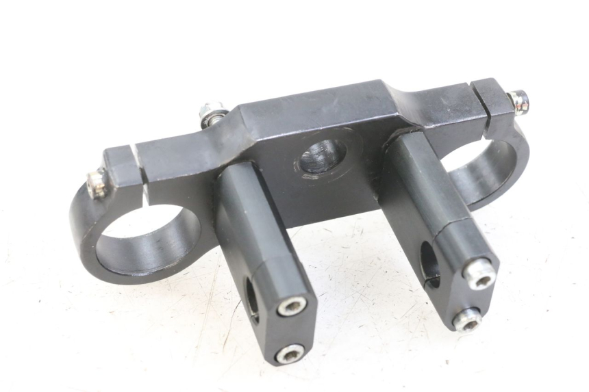 photo de Górna obejma widelca APOLLO RFZ 125 - Inny kąt widzenia