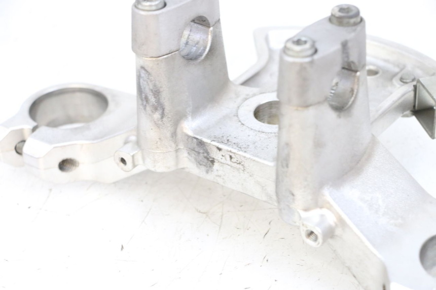 photo de Górna obejma widelca SUZUKI BURGMAN 650 (2013 - 2020) - Stan powierzchni