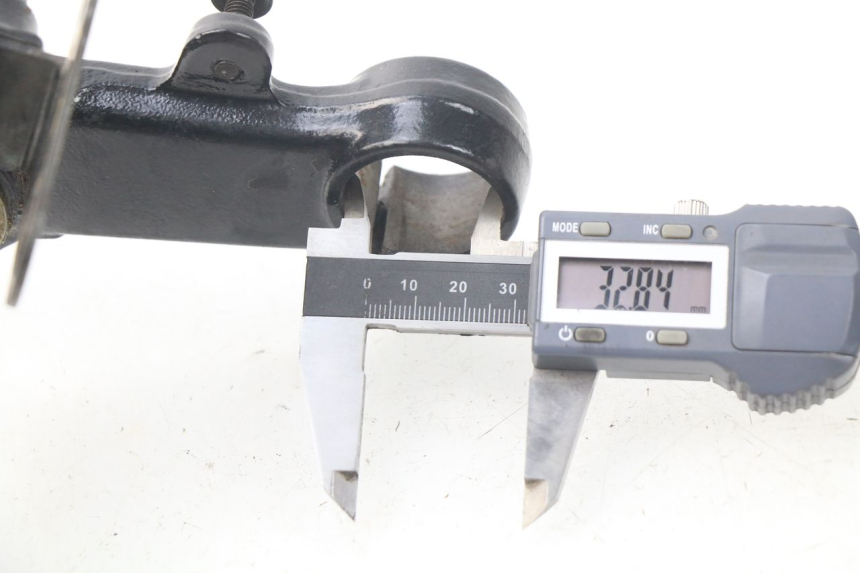 photo de Górna obejma widelca HONDA CA REBEL 125 (1995 - 2001) - Zoom stanu zużycia