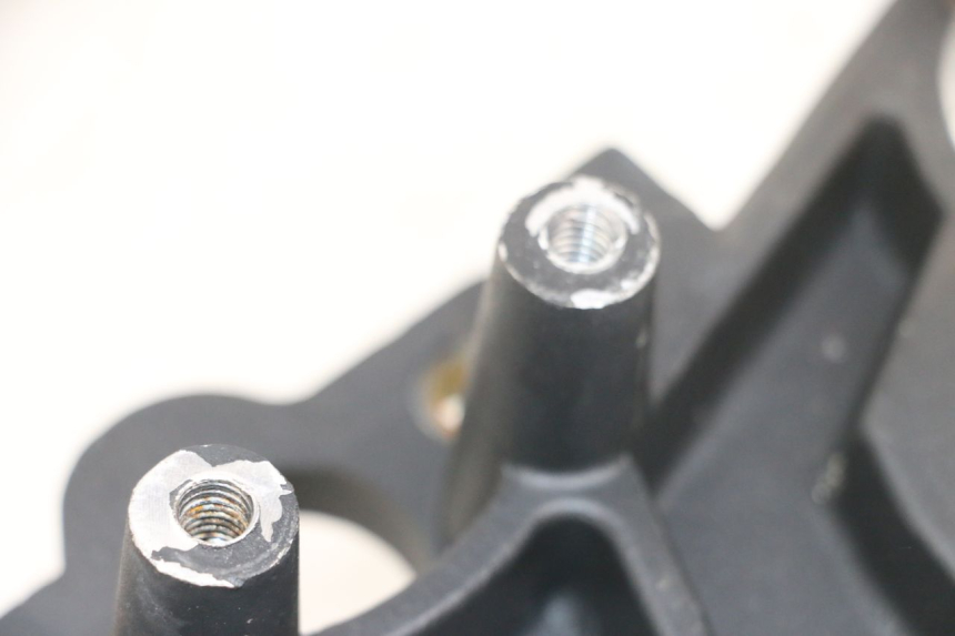 photo de Górna obejma widelca KSR CODE 125 (2018 - 2020) - Zoom stanu zużycia